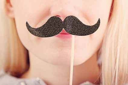 Movember campaña de bigotes